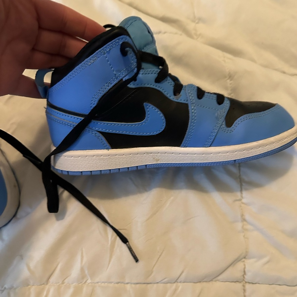 Authentic North Carolina Blue Kid’s Air Jordan 1’s Mids